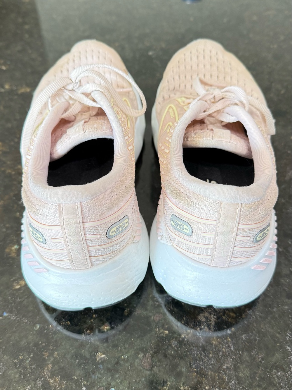 Brooks Women's Glycerin 20 Running Shoe in Light Pink and Cream - Picture 9 of 11